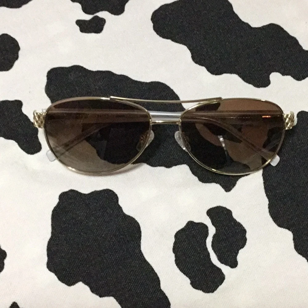 Vera Bradley Polarized Aviator Sunglasses - Picture 4 of 8